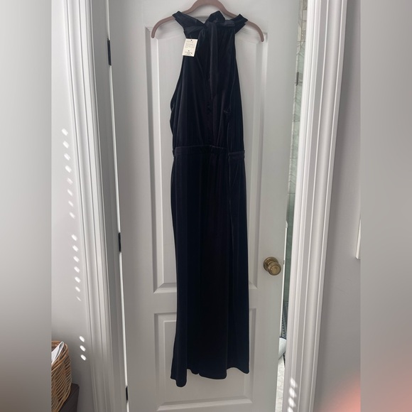 A New Day Velour Velvet Halter Neck Wide Leg Jumpsuit Pockets Black Size XXL NWT - Picture 4 of 9